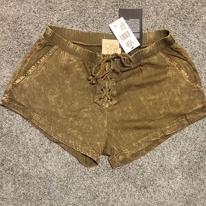 Chaser High Waist Olive Shorts